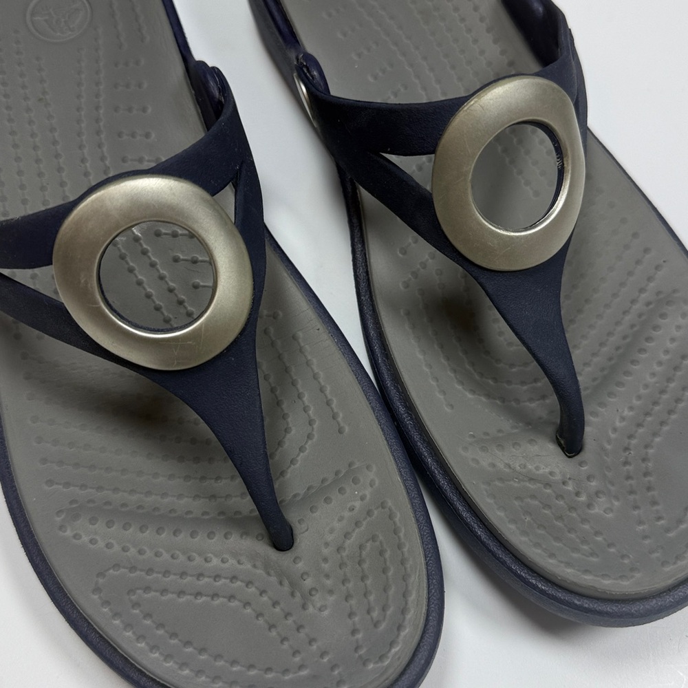 CROCS Sanrah Navy Blue with Silver Accent Wedge Sandals S-488 Size 9 - Picture 6 of 10